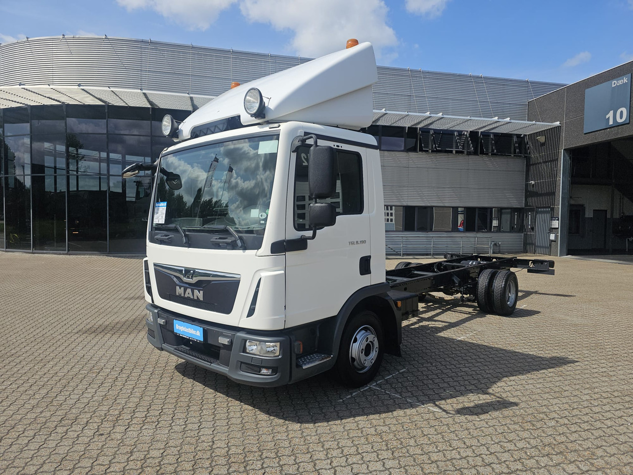 MAN TGL 8.190 - משאית עם שלדת תא: תמונה 1 MAN TGL 8.190 - משאית עם שלדת תא: תמונה 1