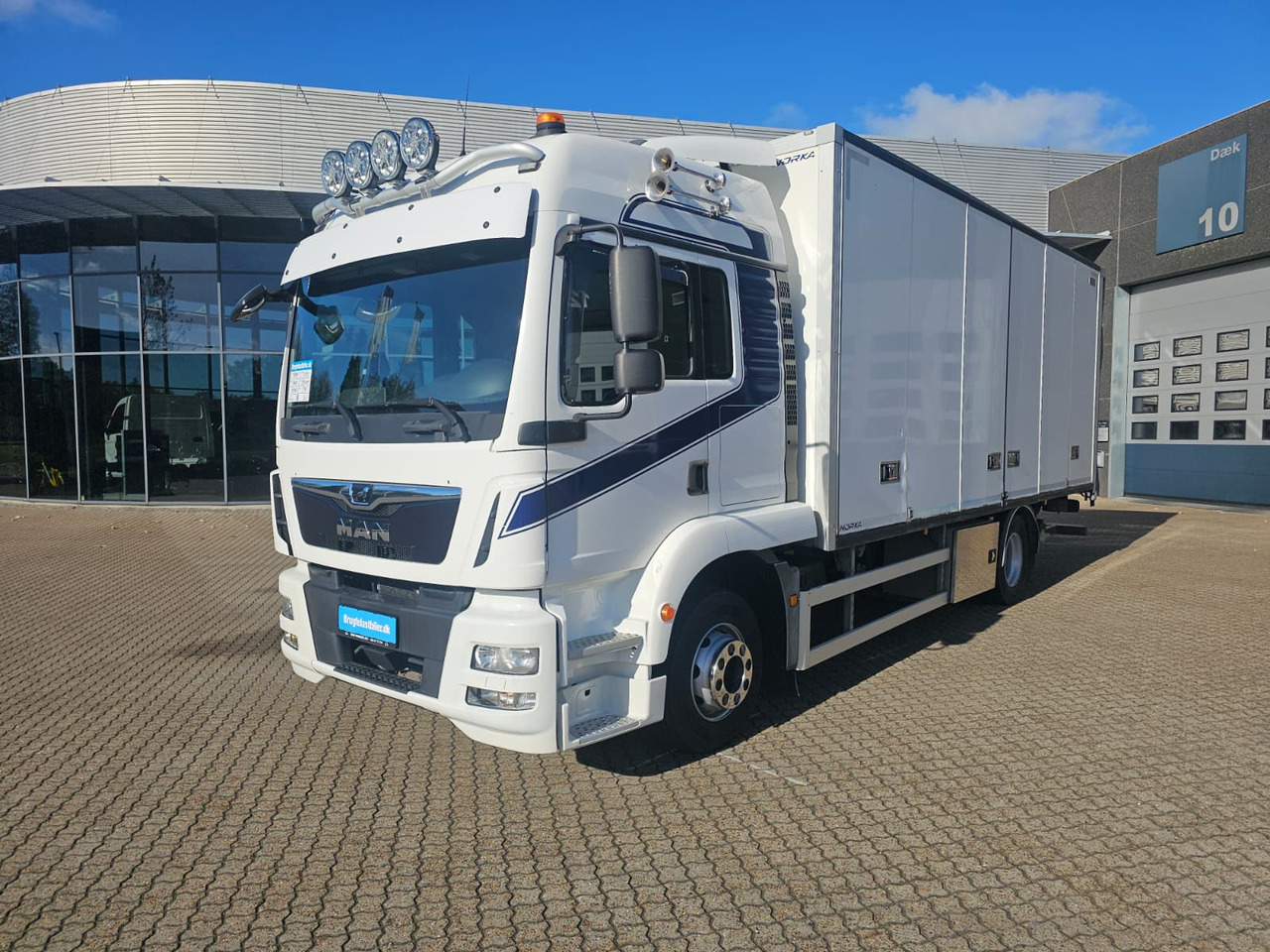 MAN TGM 15.290 - משאית תיבה: תמונה 1 MAN TGM 15.290 - משאית תיבה: תמונה 1