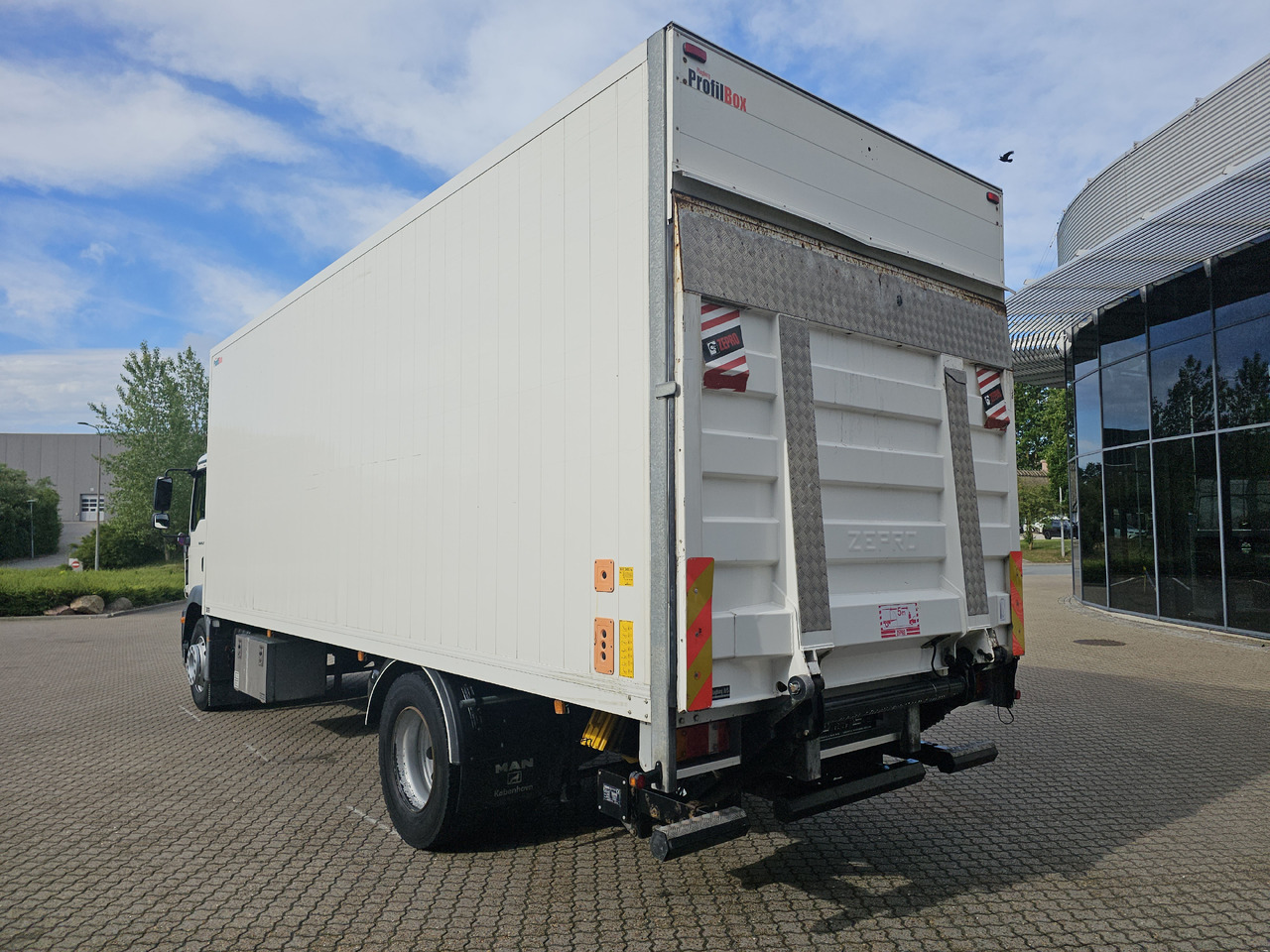 MAN TGM 18.290 - משאית תיבה: תמונה 3 MAN TGM 18.290 - משאית תיבה: תמונה 3