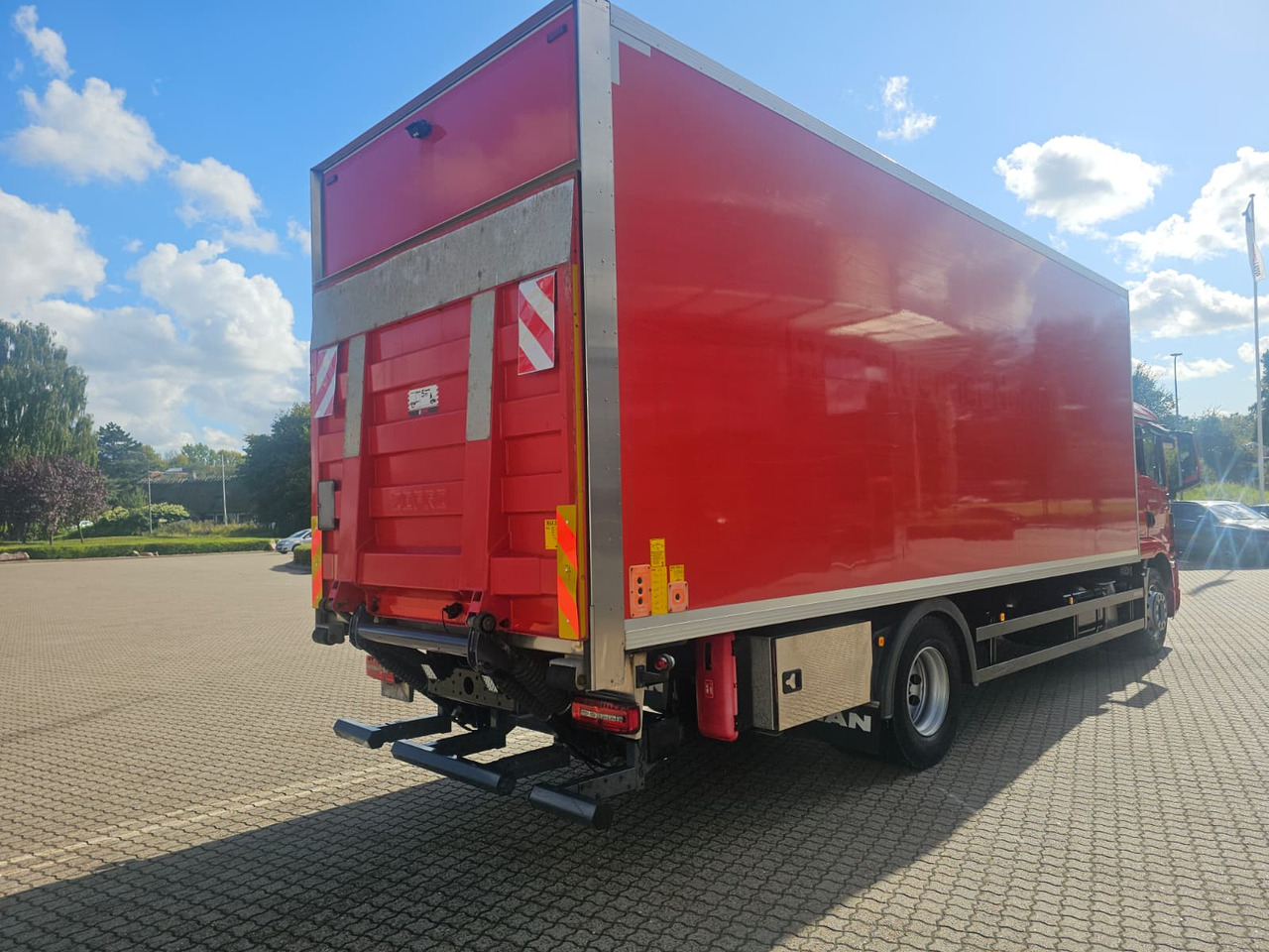 MAN TGM 18.320 - משאית תיבה: תמונה 4 MAN TGM 18.320 - משאית תיבה: תמונה 4