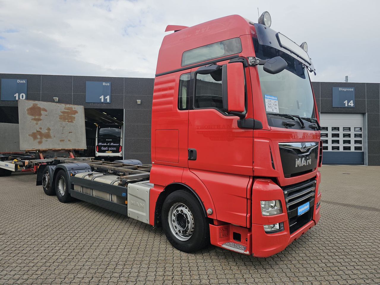 MAN TGX 26.500 with trailer - מוביל מכולות/ משאית החלפת גוף: תמונה 2 MAN TGX 26.500 with trailer - מוביל מכולות/ משאית החלפת גוף: תמונה 2