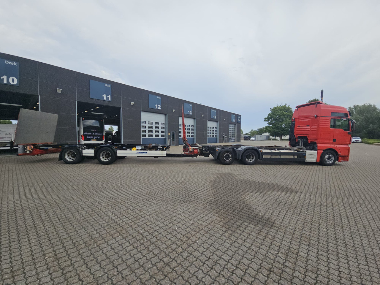 MAN TGX 26.500 with trailer - מוביל מכולות/ משאית החלפת גוף: תמונה 3 MAN TGX 26.500 with trailer - מוביל מכולות/ משאית החלפת גוף: תמונה 3