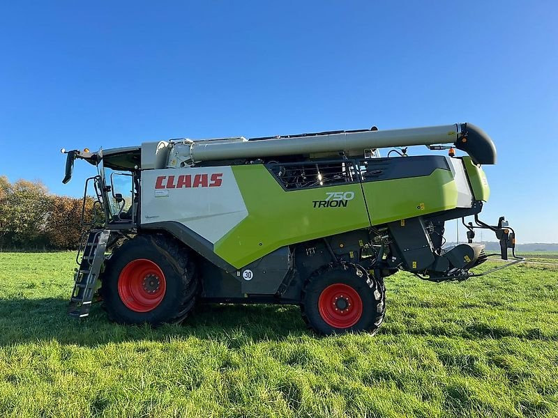 CLAAS Trion 750 - מקצרת קומבינה: תמונה 1 CLAAS Trion 750 - מקצרת קומבינה: תמונה 1