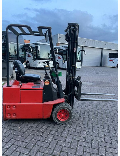 Linde E12 - מלגזה חשמלית: תמונה 5 Linde E12 - מלגזה חשמלית: תמונה 5