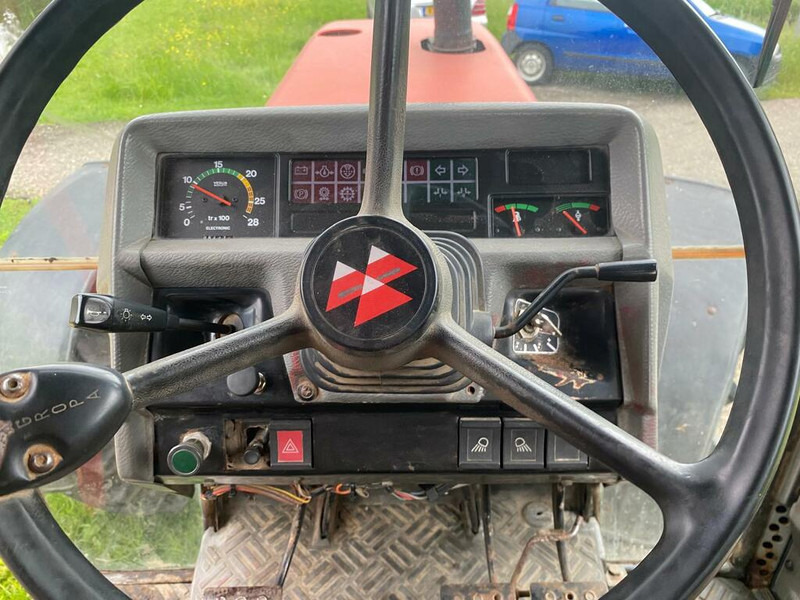 Massey Ferguson 3125 - טרקטור חקלאי: תמונה 3 Massey Ferguson 3125 - טרקטור חקלאי: תמונה 3