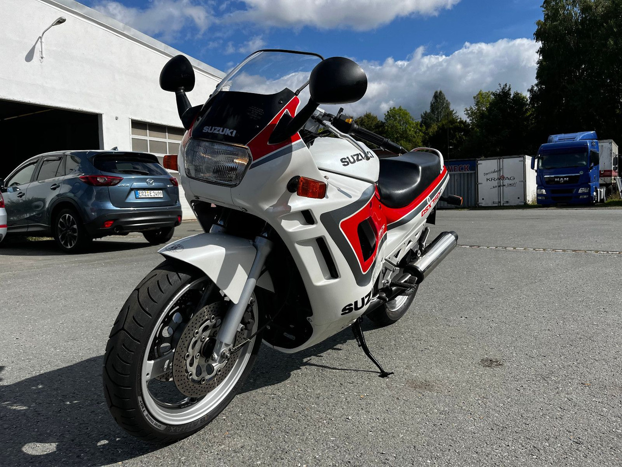 Suzuki GSX 750 - אופנוע: תמונה 2 Suzuki GSX 750 - אופנוע: תמונה 2