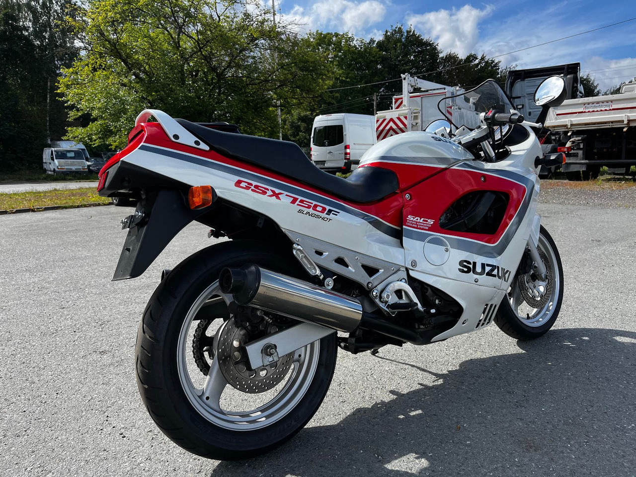 Suzuki GSX 750 - אופנוע: תמונה 5 Suzuki GSX 750 - אופנוע: תמונה 5