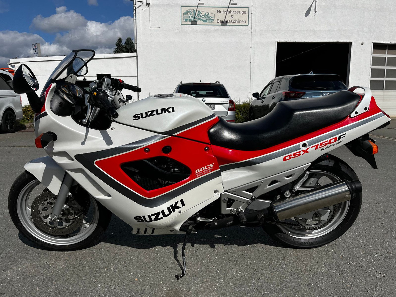 Suzuki GSX 750 - אופנוע: תמונה 1 Suzuki GSX 750 - אופנוע: תמונה 1