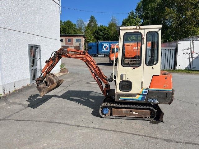 Takeuchi T B 15 A - מיני מחפר: תמונה 1 Takeuchi T B 15 A - מיני מחפר: תמונה 1