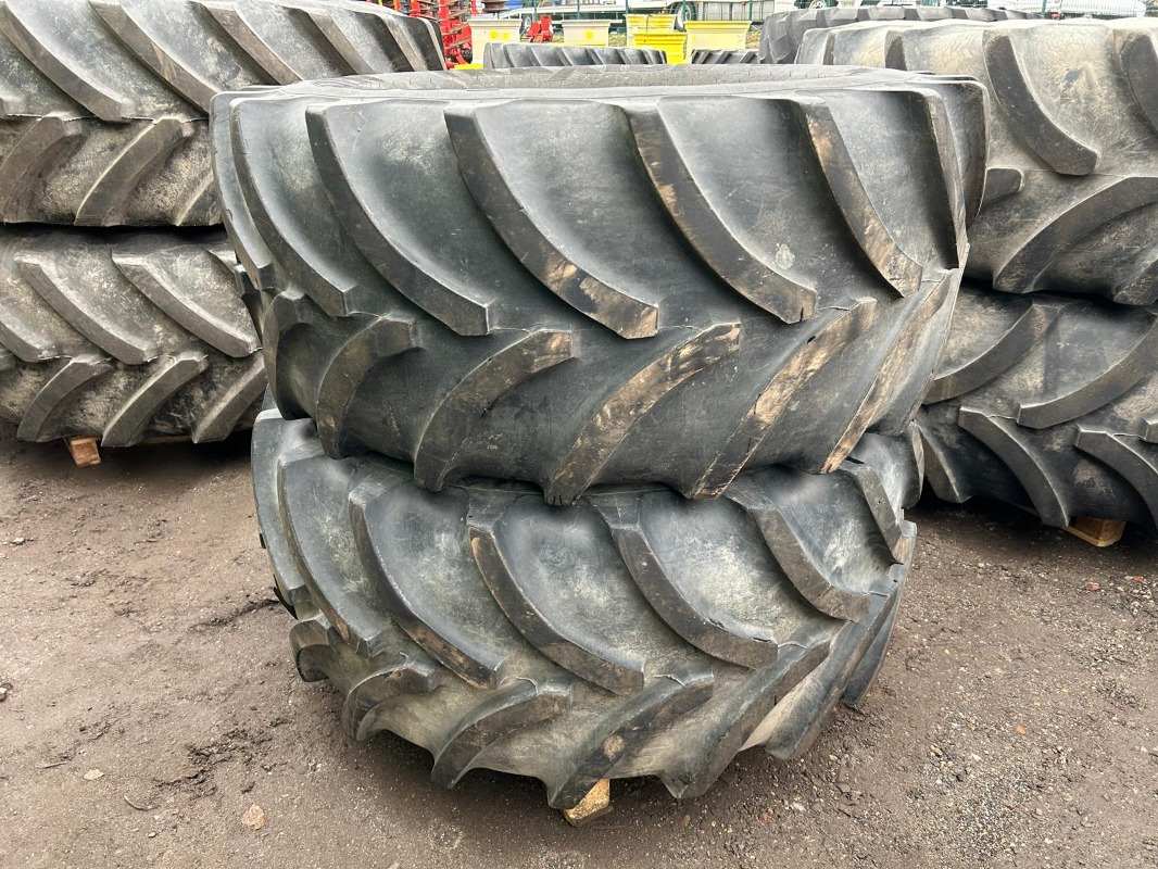 600/70R28 650/85R38 Kompletträder - צמיג עבור מכונה חקלאית: תמונה 2 600/70R28 650/85R38 Kompletträder - צמיג עבור מכונה חקלאית: תמונה 2