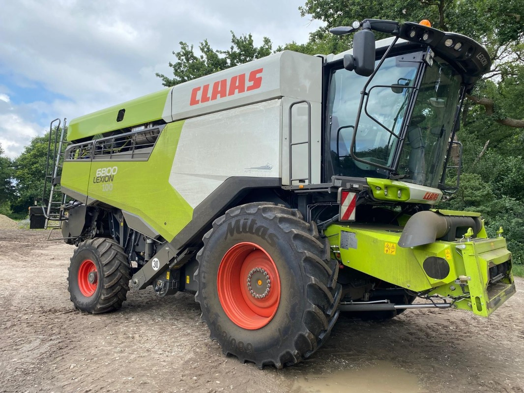 CLAAS Lexion 6800 mit Vario 930 Schneidwerk - מקצרת קומבינה: תמונה 1 CLAAS Lexion 6800 mit Vario 930 Schneidwerk - מקצרת קומבינה: תמונה 1