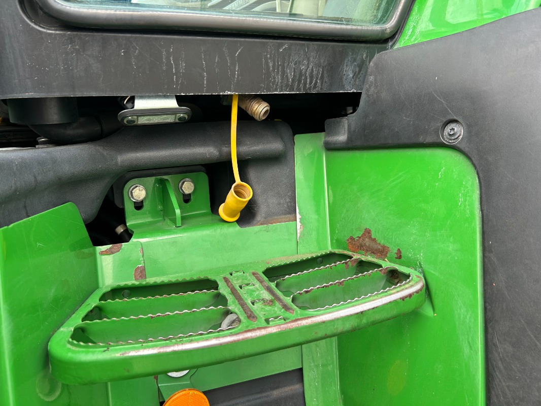 John Deere 6155R - טרקטור חקלאי: תמונה 2 John Deere 6155R - טרקטור חקלאי: תמונה 2