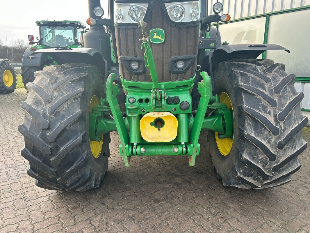 טרקטור חקלאי John Deere 6215R: תמונה 7