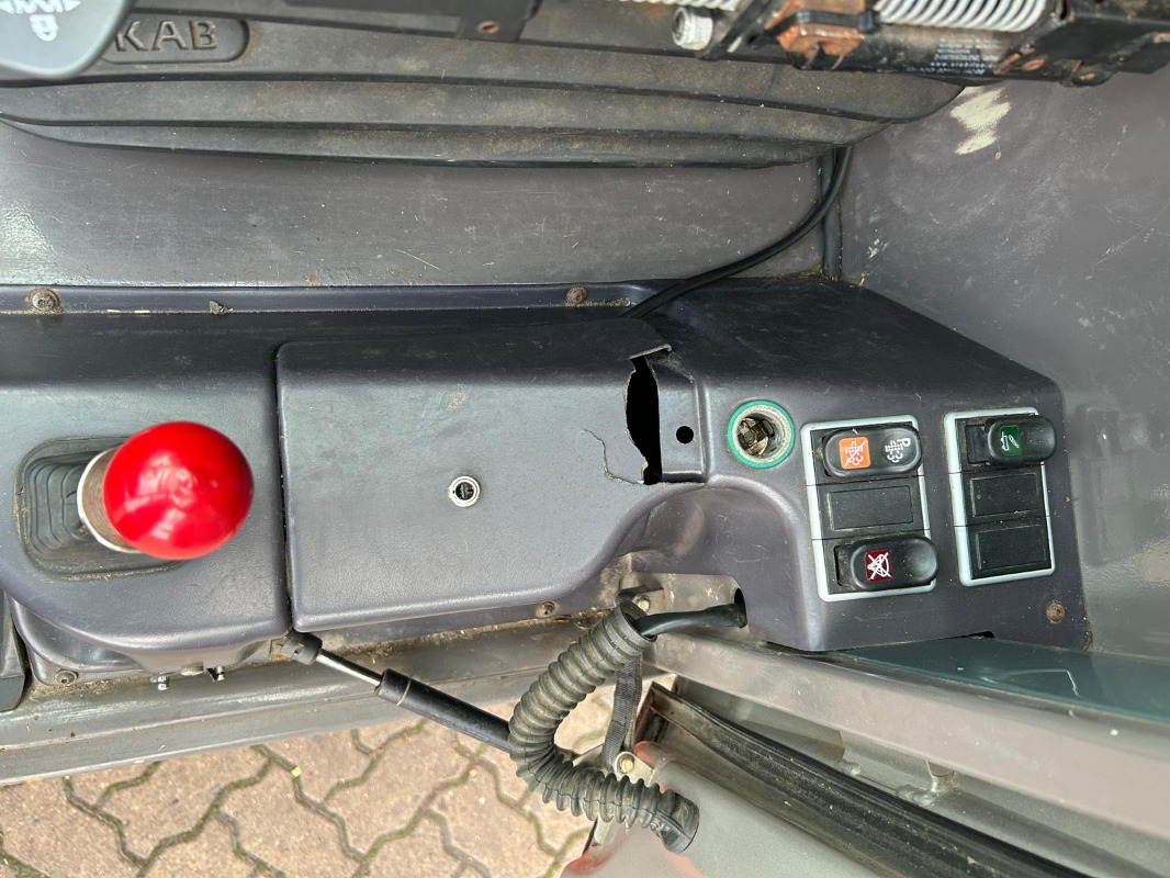 Manitou MLT 840 - מעמיס: תמונה 4 Manitou MLT 840 - מעמיס: תמונה 4