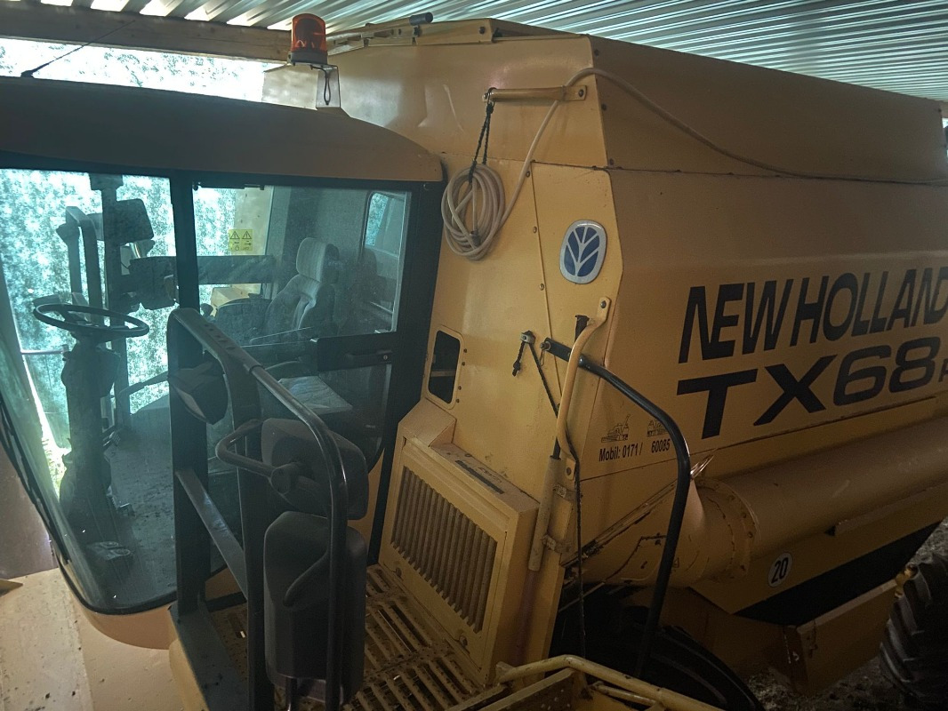 New Holland TX 68 Plus - מקצרת קומבינה: תמונה 4 New Holland TX 68 Plus - מקצרת קומבינה: תמונה 4