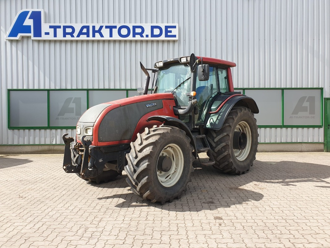 Valtra T151 - טרקטור חקלאי: תמונה 1 Valtra T151 - טרקטור חקלאי: תמונה 1