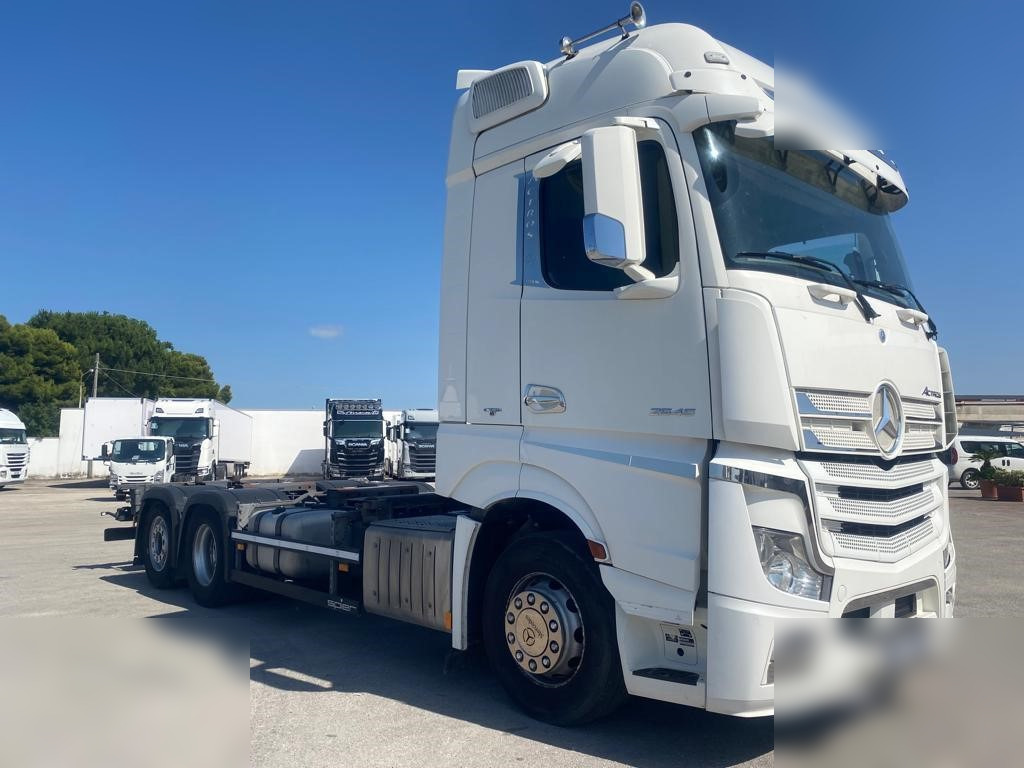 MERCEDES-BENZ ACTROS 2545 - משאית עם שלדת תא: תמונה 1 MERCEDES-BENZ ACTROS 2545 - משאית עם שלדת תא: תמונה 1