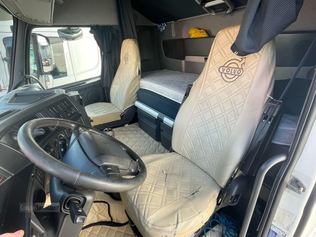 VOLVO FH12 - יחידת טרקטור: תמונה 5 VOLVO FH12 - יחידת טרקטור: תמונה 5