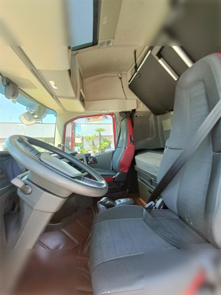 VOLVO FH500 - מוביל מכולות/ משאית החלפת גוף: תמונה 5 VOLVO FH500 - מוביל מכולות/ משאית החלפת גוף: תמונה 5