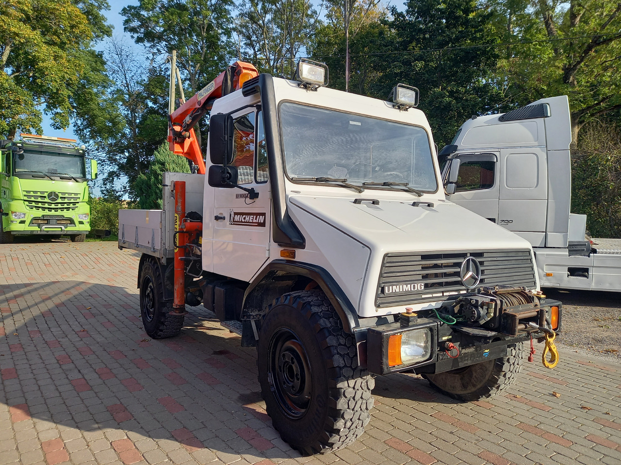 UNIMOG U100L - משאית מנוף: תמונה 5 UNIMOG U100L - משאית מנוף: תמונה 5