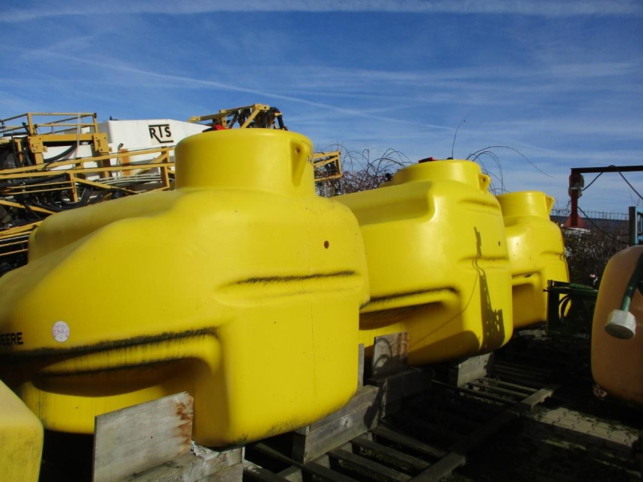 John Deere Tanks - מרסס: תמונה 1 John Deere Tanks - מרסס: תמונה 1