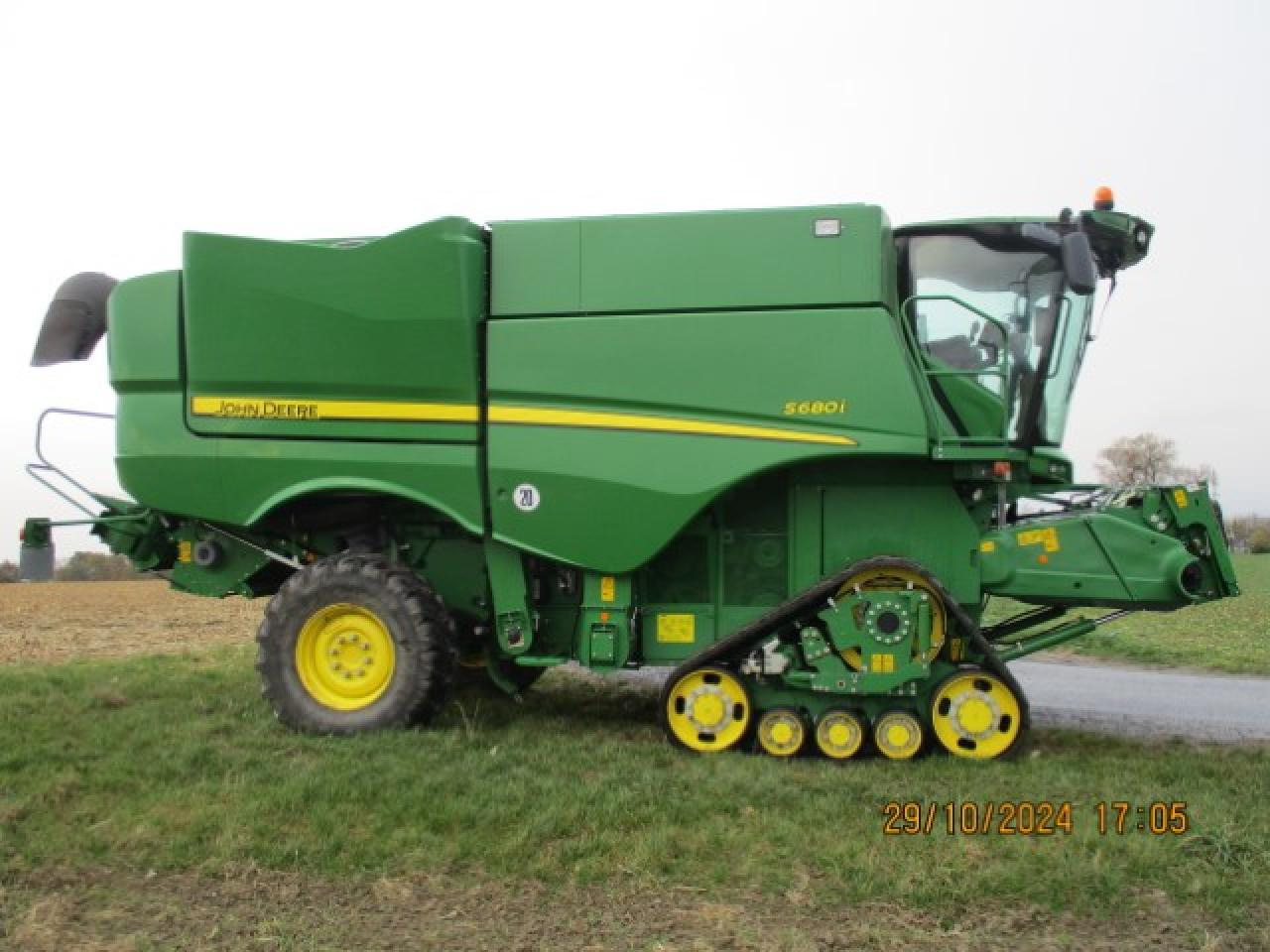 John Deere s680I - מקצרת קומבינה: תמונה 2 John Deere s680I - מקצרת קומבינה: תמונה 2