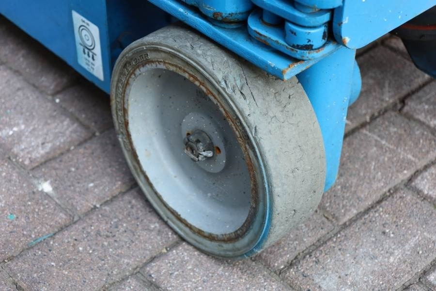 Genie GR20 Electric, 8m Working Height, Non Marking Tyre - זרוע מרפקי: תמונה 4 Genie GR20 Electric, 8m Working Height, Non Marking Tyre - זרוע מרפקי: תמונה 4