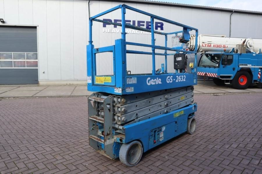 Genie GS2632 Electric, Working Height 10m, 227kg Capacit - מעלית מספריים: תמונה 3 Genie GS2632 Electric, Working Height 10m, 227kg Capacit - מעלית מספריים: תמונה 3