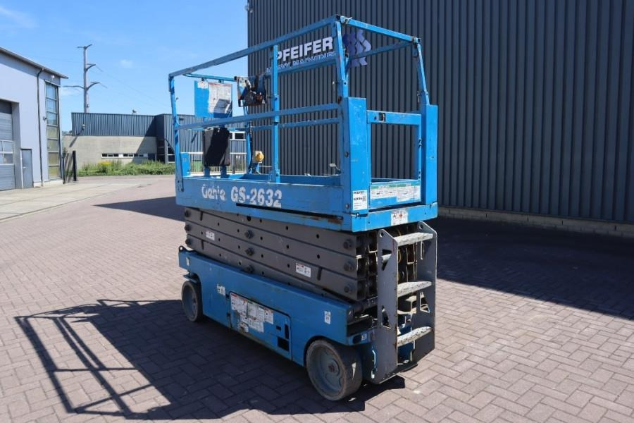 Genie GS2632 Electric, Working Height 10m, 227kg Capacit - מעלית מספריים: תמונה 2 Genie GS2632 Electric, Working Height 10m, 227kg Capacit - מעלית מספריים: תמונה 2