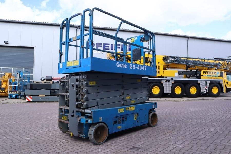 Genie GS4047 Electric, 14m Working Height, 350kg Capacit - מעלית מספריים: תמונה 2 Genie GS4047 Electric, 14m Working Height, 350kg Capacit - מעלית מספריים: תמונה 2