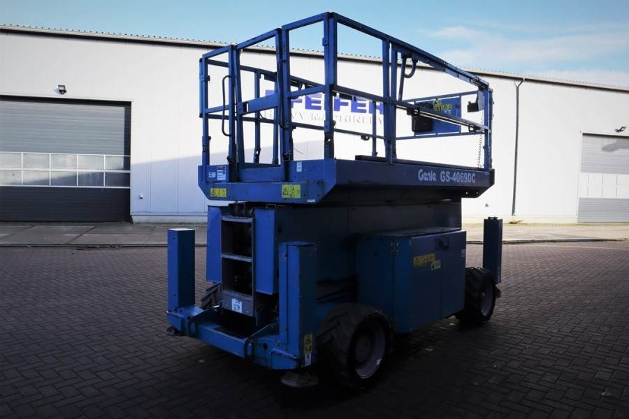 Genie GS4069 Electric, 14m Working Height, 363kg Capacit - מעלית מספריים: תמונה 2 Genie GS4069 Electric, 14m Working Height, 363kg Capacit - מעלית מספריים: תמונה 2