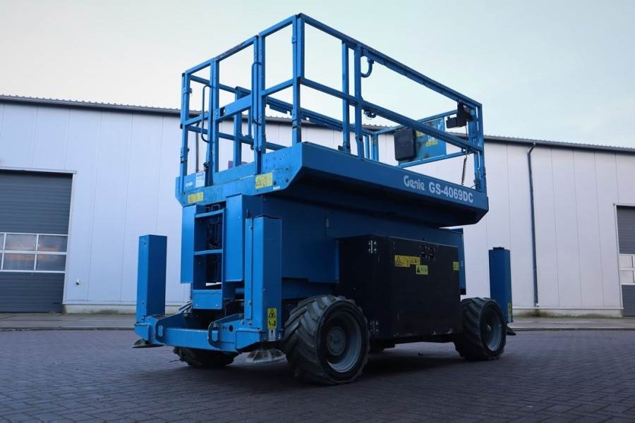 Genie GS4069 Electric, 14m Working Height, 363kg Capacit - מעלית מספריים: תמונה 2 Genie GS4069 Electric, 14m Working Height, 363kg Capacit - מעלית מספריים: תמונה 2