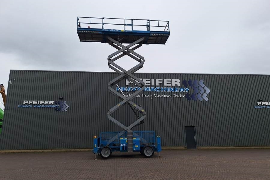 Genie GS4390 Diesel, 4x4 Drive, 15m Working Height, 680k - מעלית מספריים: תמונה 3 Genie GS4390 Diesel, 4x4 Drive, 15m Working Height, 680k - מעלית מספריים: תמונה 3