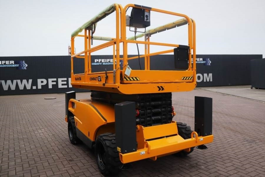 Haulotte Compact 12DX Valid Inspection, *Guarantee! Diesel, - מעלית מספריים: תמונה 2 Haulotte Compact 12DX Valid Inspection, *Guarantee! Diesel, - מעלית מספריים: תמונה 2