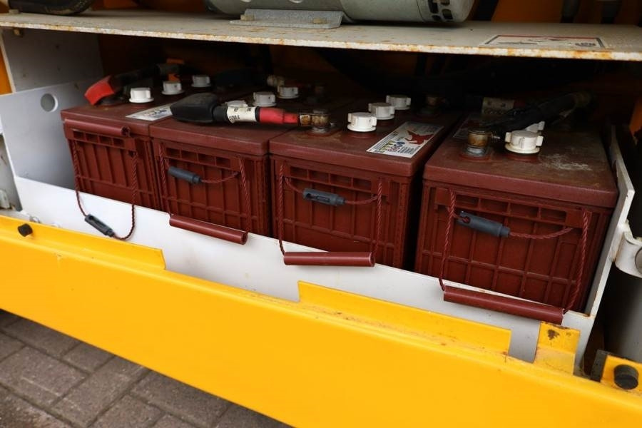 Haulotte Compact 12RTE Electric, 12m Working Height, 450kg - מעלית מספריים: תמונה 4 Haulotte Compact 12RTE Electric, 12m Working Height, 450kg - מעלית מספריים: תמונה 4