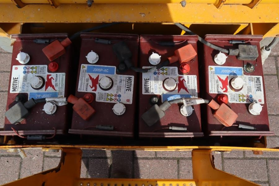 Haulotte Compact 14 Electric, 14m Working Height, 350kg Cap - מעלית מספריים: תמונה 5 Haulotte Compact 14 Electric, 14m Working Height, 350kg Cap - מעלית מספריים: תמונה 5