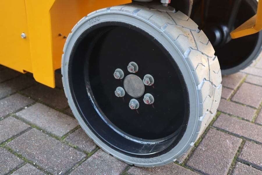 מעלית מספריים Haulotte Compact 8N Valid inspection, *Guarantee! 8m Workin: תמונה 9 מעלית מספריים Haulotte Compact 8N Valid inspection, *Guarantee! 8m Workin: תמונה 9