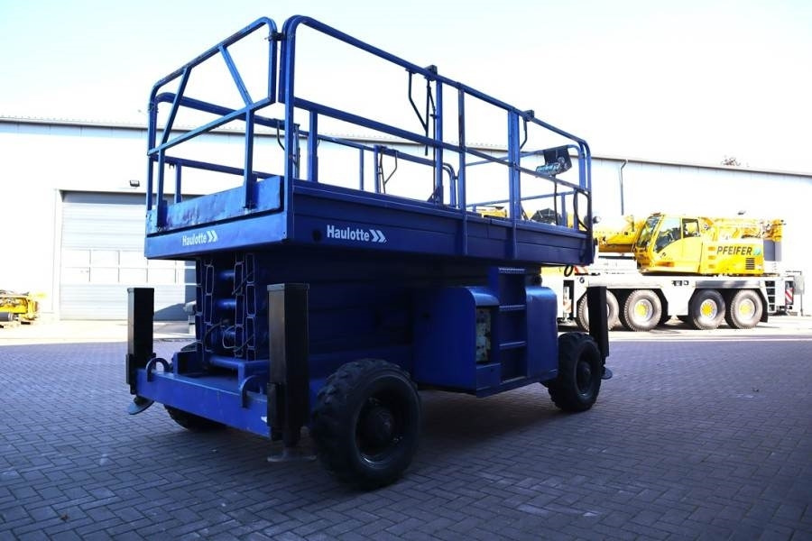 Haulotte H15SX New Tyres, Diesel, 4x4 Drive, 15 Working Hei - מעלית מספריים: תמונה 2 Haulotte H15SX New Tyres, Diesel, 4x4 Drive, 15 Working Hei - מעלית מספריים: תמונה 2