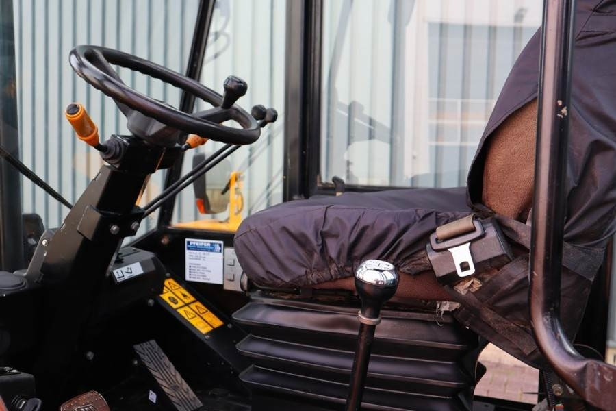 JCB 926 Diesel, 4x4 Drive, Triplex mast, 5500mm Liftin - מלגזת שטח קשה: תמונה 3 JCB 926 Diesel, 4x4 Drive, Triplex mast, 5500mm Liftin - מלגזת שטח קשה: תמונה 3