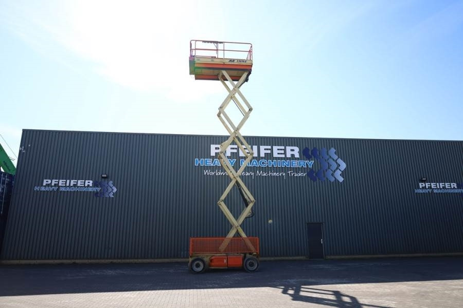 JLG 3369LE Electric, 12m Working Height, 450kg Capacit - מעלית מספריים: תמונה 3 JLG 3369LE Electric, 12m Working Height, 450kg Capacit - מעלית מספריים: תמונה 3