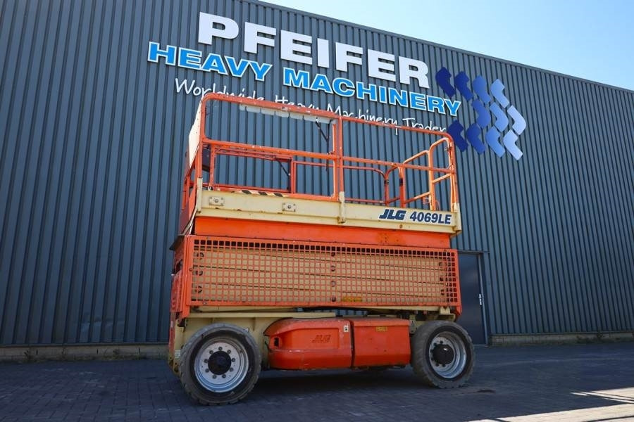 JLG 4069LE Electric, 14.2m Working Height, 360kg Capac - מעלית מספריים: תמונה 1 JLG 4069LE Electric, 14.2m Working Height, 360kg Capac - מעלית מספריים: תמונה 1