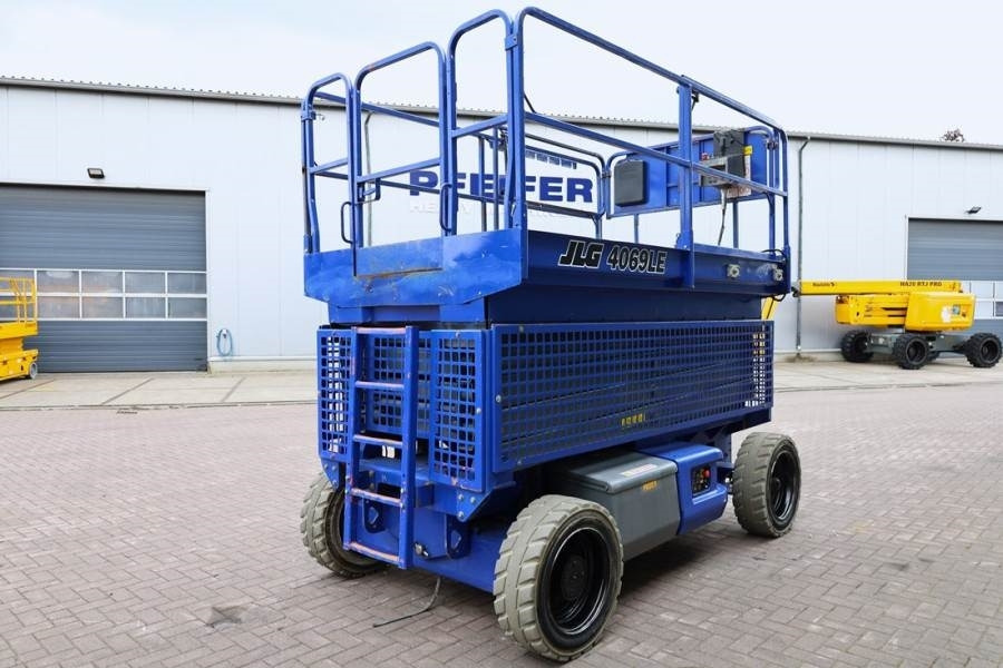 JLG 4069LE Electric, 14.2m Working Height, 360kg Capac - מעלית מספריים: תמונה 2 JLG 4069LE Electric, 14.2m Working Height, 360kg Capac - מעלית מספריים: תמונה 2
