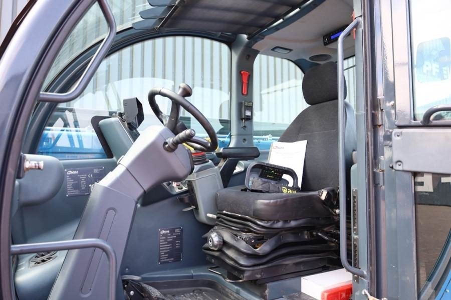 Magni - TH5,5.15-D7/D Diesel, 4x4x4 Drive, 5.5t Ca - מפעיל טלסקופי: תמונה 4 Magni - TH5,5.15-D7/D Diesel, 4x4x4 Drive, 5.5t Ca - מפעיל טלסקופי: תמונה 4