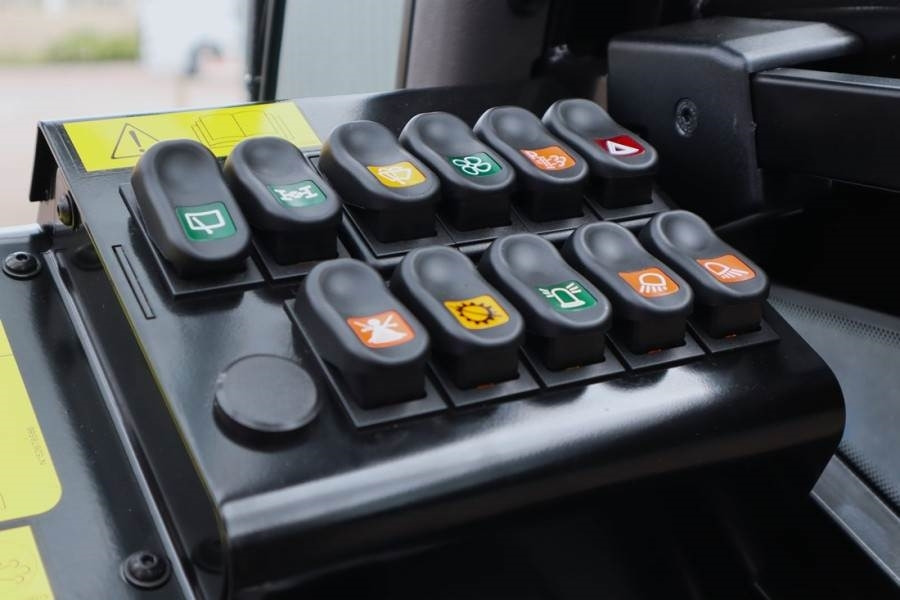 מלגזת שטח קשה Manitou M30-4 Valid inspection, *Guarantee! Diesel, 4x4 Dr: תמונה 9 מלגזת שטח קשה Manitou M30-4 Valid inspection, *Guarantee! Diesel, 4x4 Dr: תמונה 9