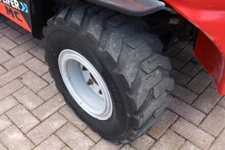 מלגזת שטח קשה Manitou MC30-4 Valid Inspection, *Guarantee, Diesel, 4x4 D: תמונה 15 מלגזת שטח קשה Manitou MC30-4 Valid Inspection, *Guarantee, Diesel, 4x4 D: תמונה 15