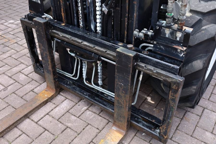 מלגזת שטח קשה Manitou MC30-4 Valid Inspection, *Guarantee, Diesel, 4x4 D: תמונה 17 מלגזת שטח קשה Manitou MC30-4 Valid Inspection, *Guarantee, Diesel, 4x4 D: תמונה 17