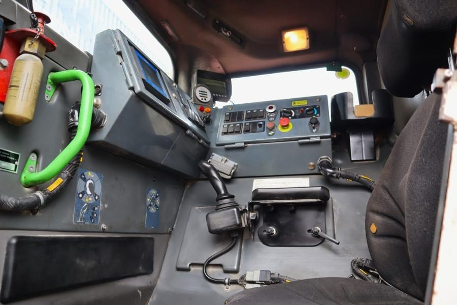 Sandvik LH410 Diesel, 4x4 Drive, 10t Capacity, Tilting Buc - מעמיס גלגלים: תמונה 4 Sandvik LH410 Diesel, 4x4 Drive, 10t Capacity, Tilting Buc - מעמיס גלגלים: תמונה 4