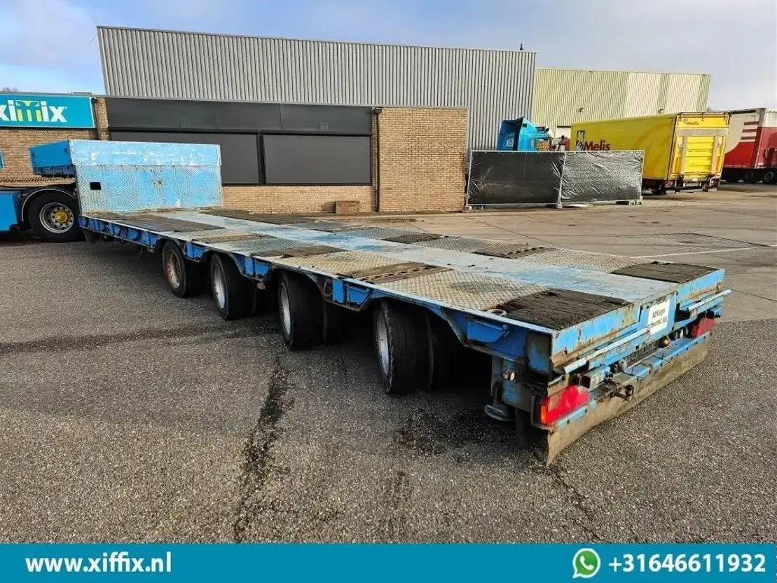 Goldhofer 4-ass. Uitschuifbare semi dieplader / 80 cm. Hoog / 3x gestuurd - סמיטריילר עם מטען נמוך: תמונה 3 Goldhofer 4-ass. Uitschuifbare semi dieplader / 80 cm. Hoog / 3x gestuurd - סמיטריילר עם מטען נמוך: תמונה 3