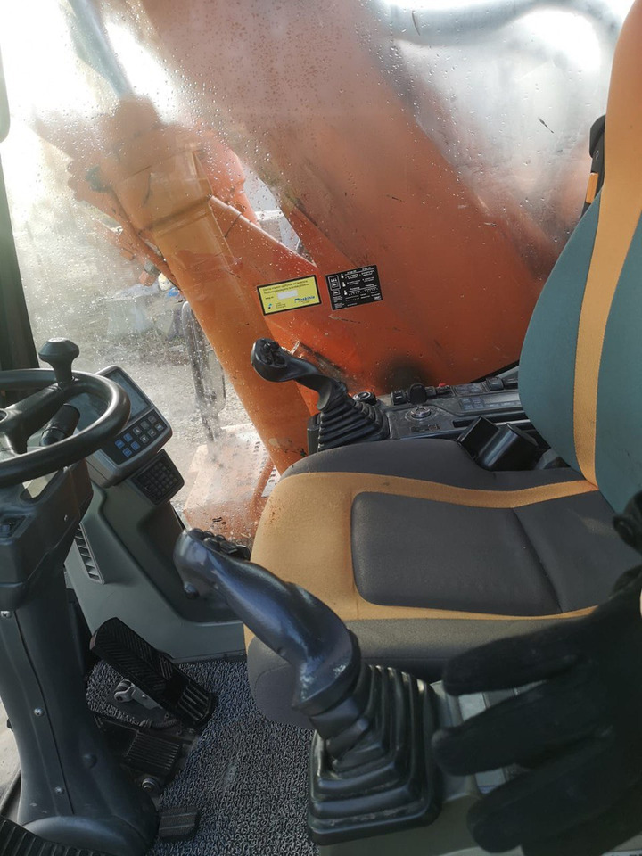 Doosan DX 140 - מחפר גלגלים: תמונה 4 Doosan DX 140 - מחפר גלגלים: תמונה 4