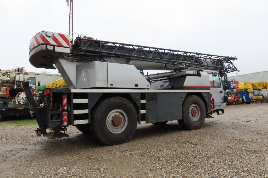 Liebherr LTM 1030/2 - עגורן לכל שטח: תמונה 3 Liebherr LTM 1030/2 - עגורן לכל שטח: תמונה 3